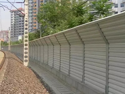 铁路声屏障